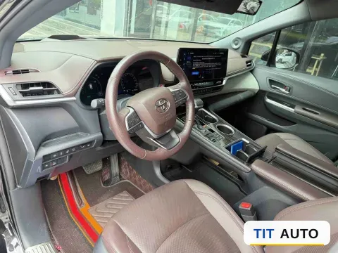 2023 Toyota Granvia 4