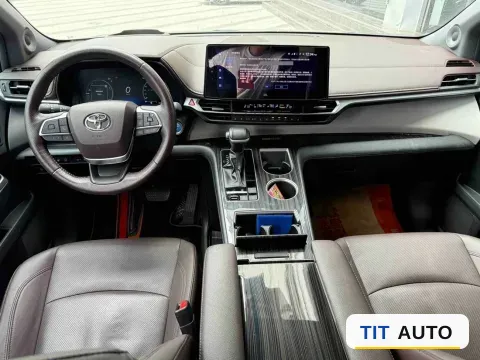 2023 Toyota Granvia 5