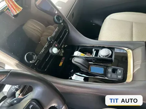 2024 Toyota Alphard 2