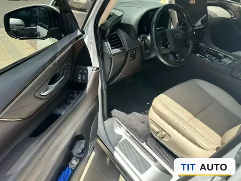 2024 Toyota Alphard 4