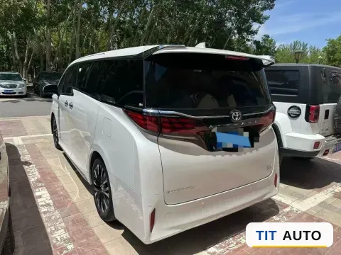 2024 Toyota Alphard 8