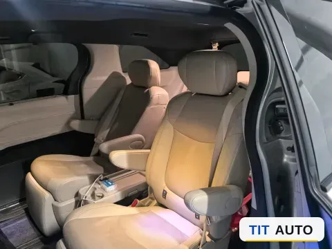 2021 Toyota Sienna 3