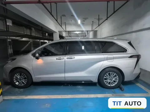2021 Toyota Sienna 6