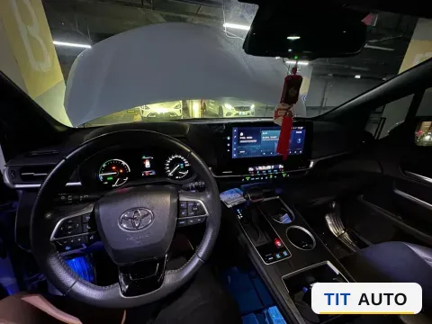 2023 Toyota Sienna 3