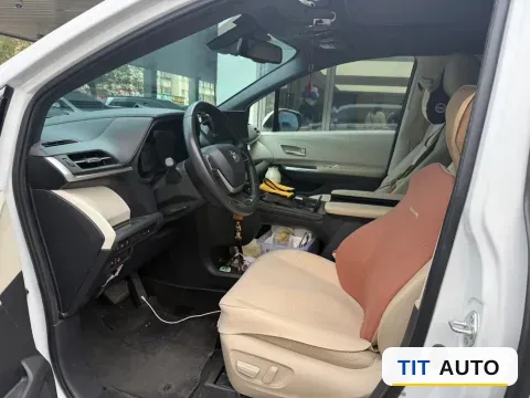 2021 Toyota Sienna 5