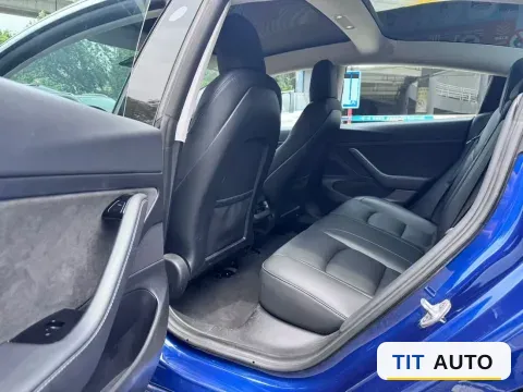 2020 Tesla Model 3 4