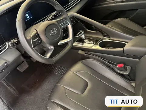 2023 Hyundai Elantra 3
