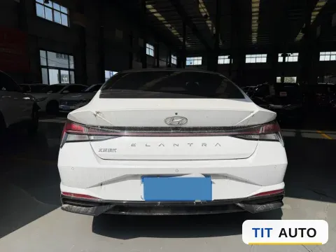 2023 Hyundai Elantra 5