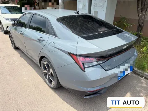 2022 Hyundai Elantra 2