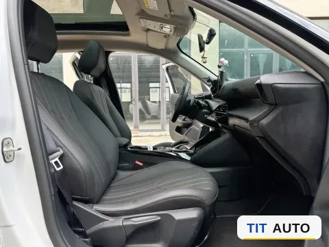 2022 Peugeot 2008 4