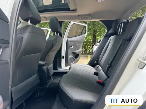 2022 Peugeot 2008 5