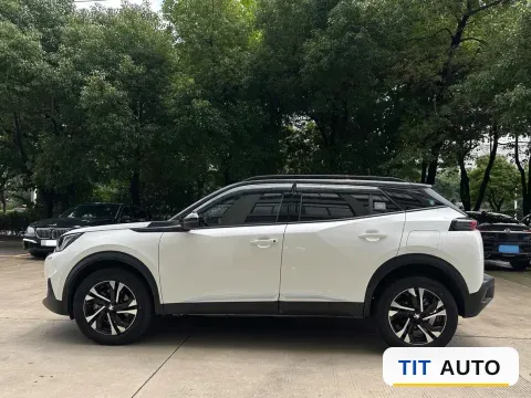 2022 Peugeot 2008 8