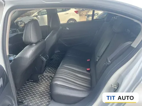 2022 Peugeot 408 4