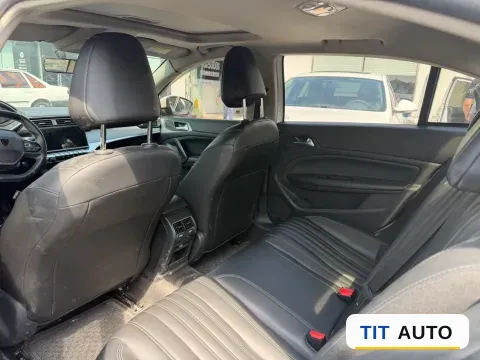 2022 Peugeot 408 4