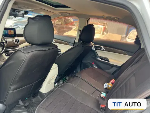 2018 BeiJing Auto EU5 5