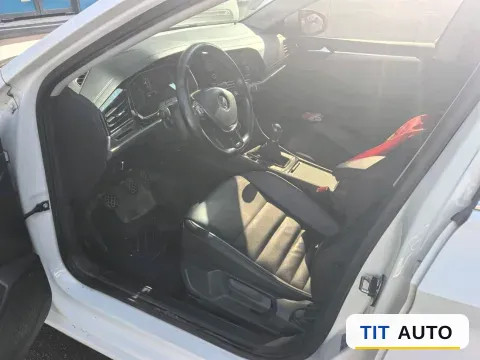 2020 Volkswagen Sagitar 4