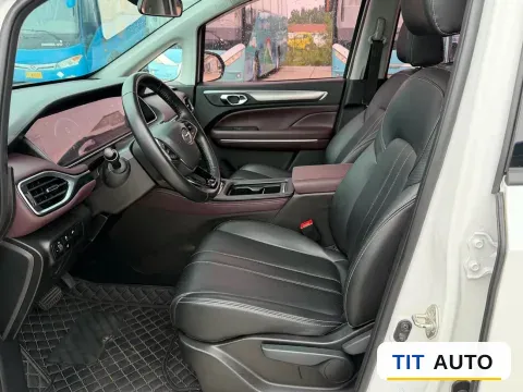 2021 GAC Trumpchi M6 3