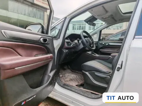 2021 GAC Trumpchi M6 4