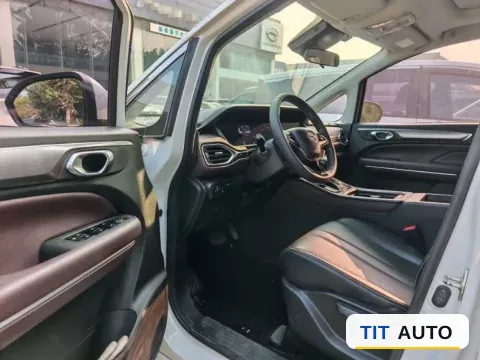 2021 GAC Trumpchi M6 4