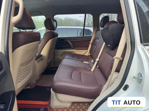 2022 Toyota Land Cruiser 5