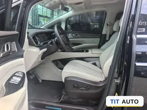 2025 Denza D9 2